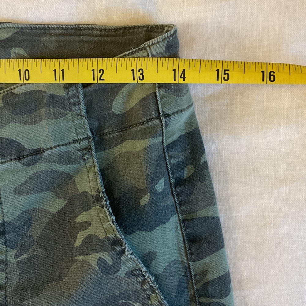 Kut from the Kloth Green Camo Pants - Picture 7 of 8